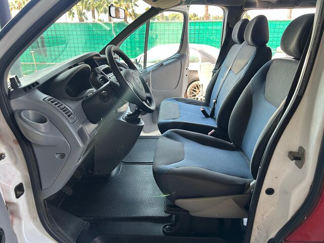 RENAULT TRAFIC 9 SEATS 2.0 DCI SPANISH LHD IN SPAIN 137000 MILES SUPERB 2013